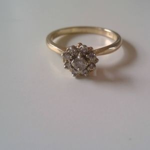 Gold diamond ring